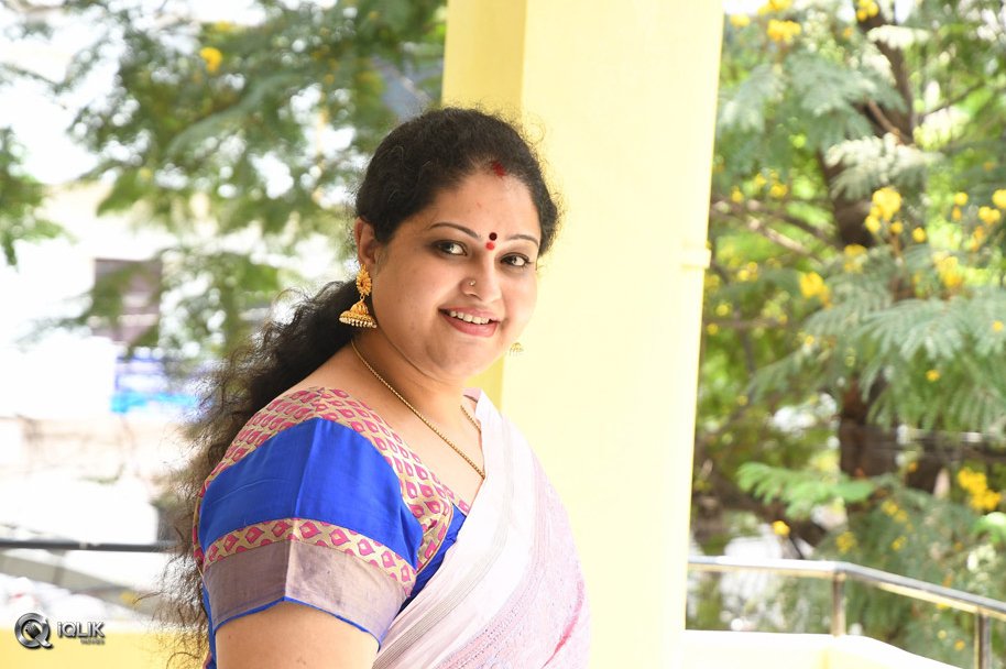 Raasi-Interview-About-Lanka